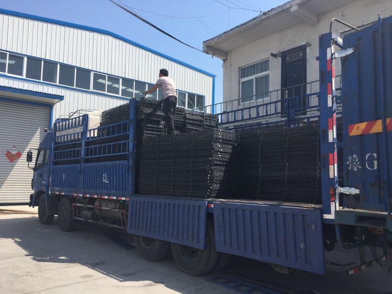 水泥漏粪板模具，钢筋网片装车发货